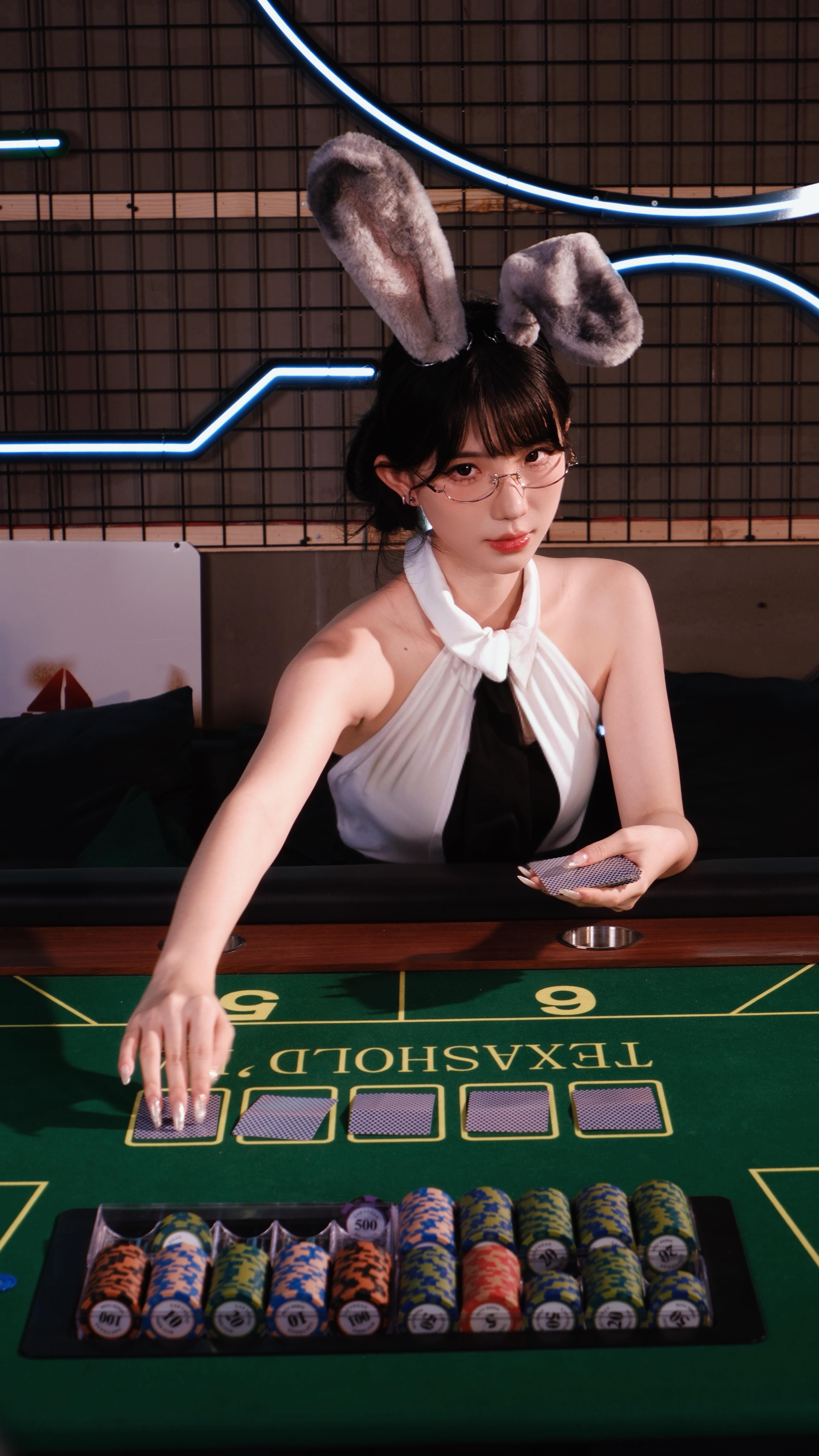 腾龙御风混动超跑